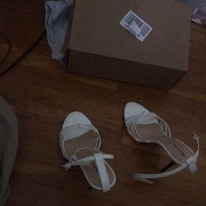 Perfect for crossdressers. Men size 11.5. Perfect for wide feet